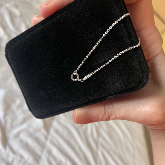 NWTS Rare Tiffany & Co cute 925 silver bow necklace - Picture 3 of 7